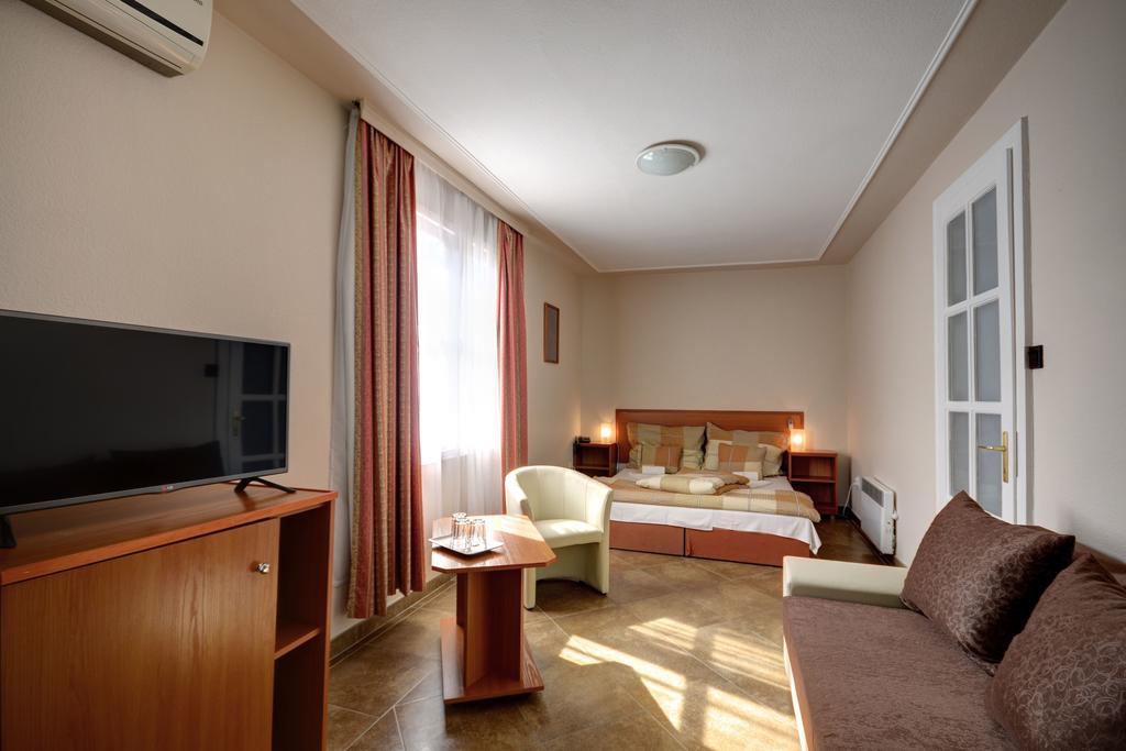 Hotel Roz Szentendre Dış mekan fotoğraf