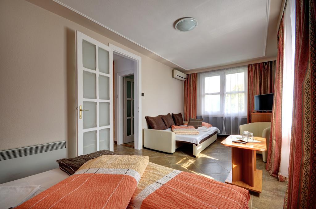 Hotel Roz Szentendre Oda fotoğraf