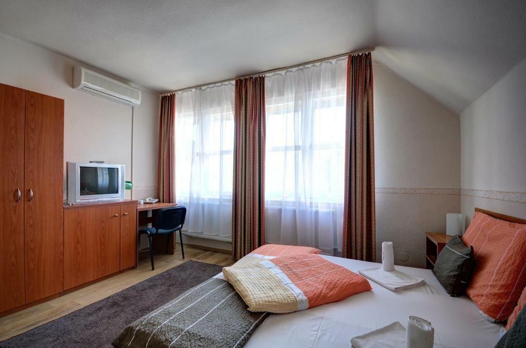 Hotel Roz Szentendre Dış mekan fotoğraf