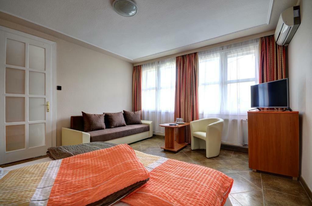 Hotel Roz Szentendre Dış mekan fotoğraf